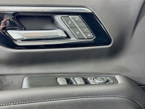 Used 2025 Chevrolet Tahoe LT AWD/4WD image 20