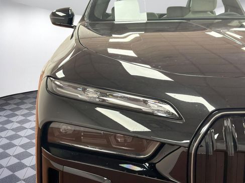 Used 2026 BMW i7 eDrive50 w/ Executive Package image 10