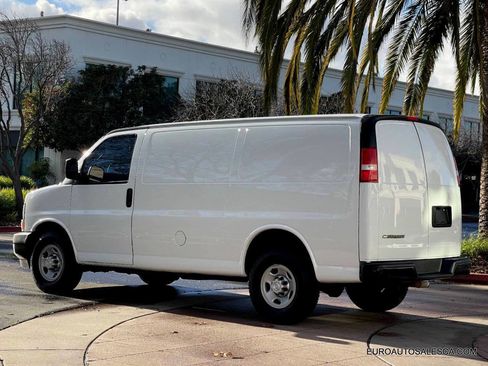 Used 2017 Chevrolet Express 2500 image 7