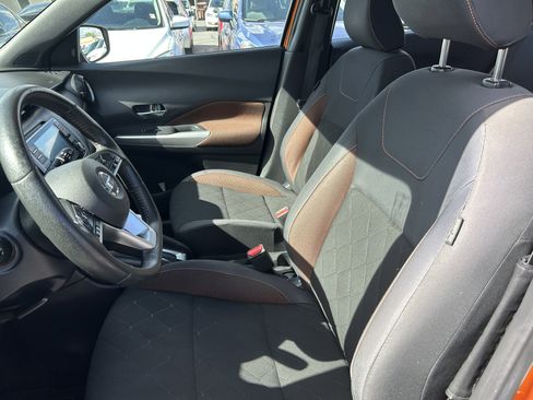 Used 2019 Nissan Kicks SR image 10