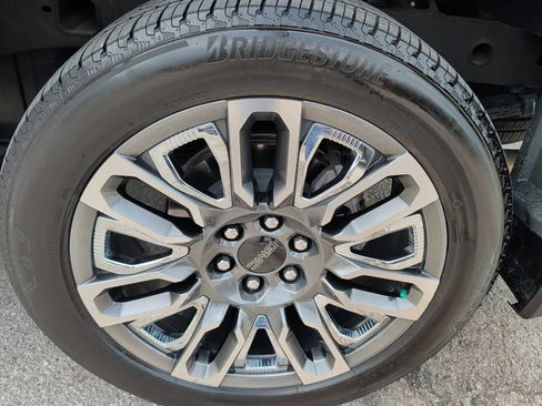 Used 2025 GMC Sierra 1500 Denali Ultimate AWD/4WD image 9