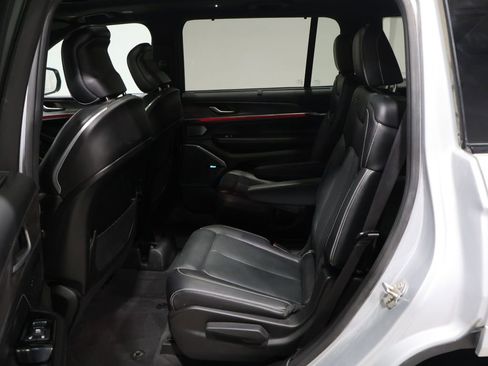 Used 2021 Jeep Grand Cherokee L Overland w/ Luxury Tech Group IV image 19