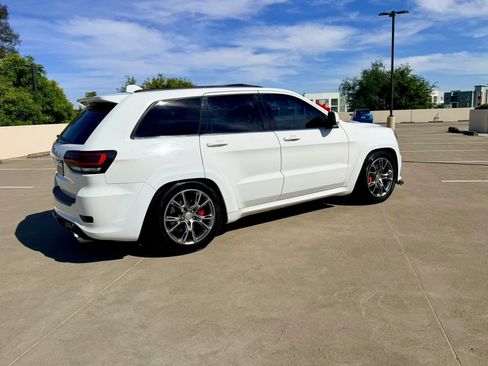 Used 2014 Jeep Grand Cherokee SRT8 w/ Luxury Group II AWD/4WD image 31
