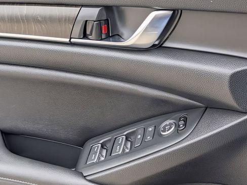 Used 2020 Honda Accord EX image 24