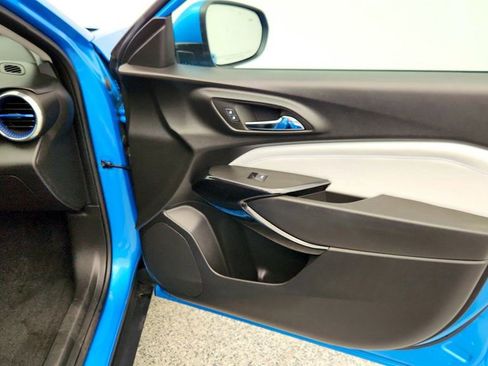 Used 2025 Chevrolet Trax LT w/ Driver Confidence Package image 24