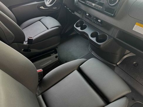 Used 2024 Mercedes-Benz Sprinter 2500 image 16