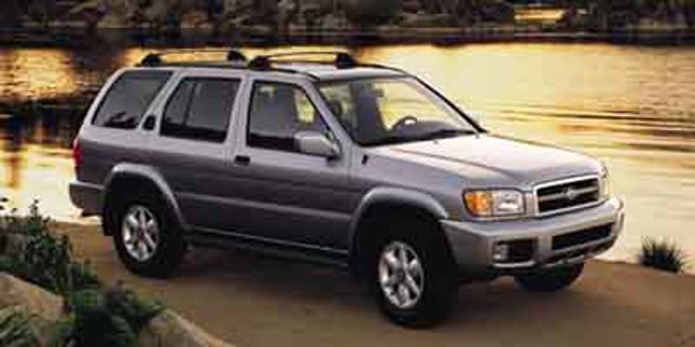 Used 2001 Nissan Pathfinder LE AWD/4WD image 1