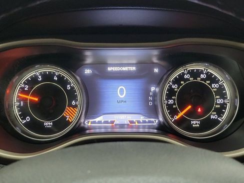 Used 2015 Jeep Cherokee Limited w/ Luxury Group image 13