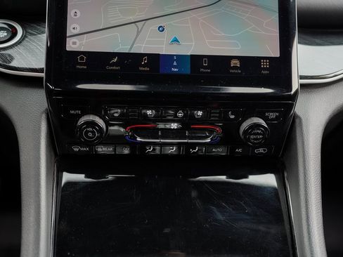 Used 2023 Jeep Grand Cherokee Trailhawk image 35