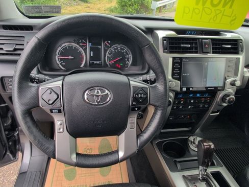 Used 2023 Toyota 4Runner Limited AWD/4WD image 28