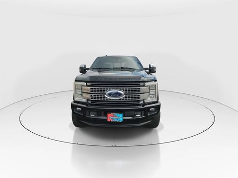 Used 2018 Ford F250 Platinum w/ Platinum Ultimate Package image 3