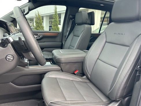 Used 2026 GMC Yukon Denali w/ Denali Reserve Package image 22
