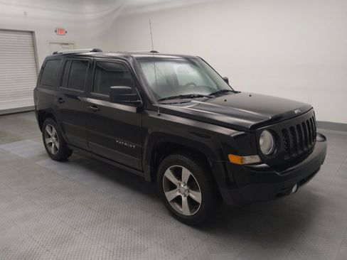 Used 2017 Jeep Patriot High Altitude FWD image 11