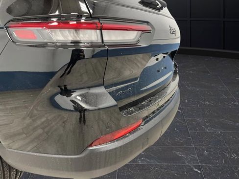 New 2025 Jeep Grand Cherokee L Limited w/ Black Appearance Package image 36