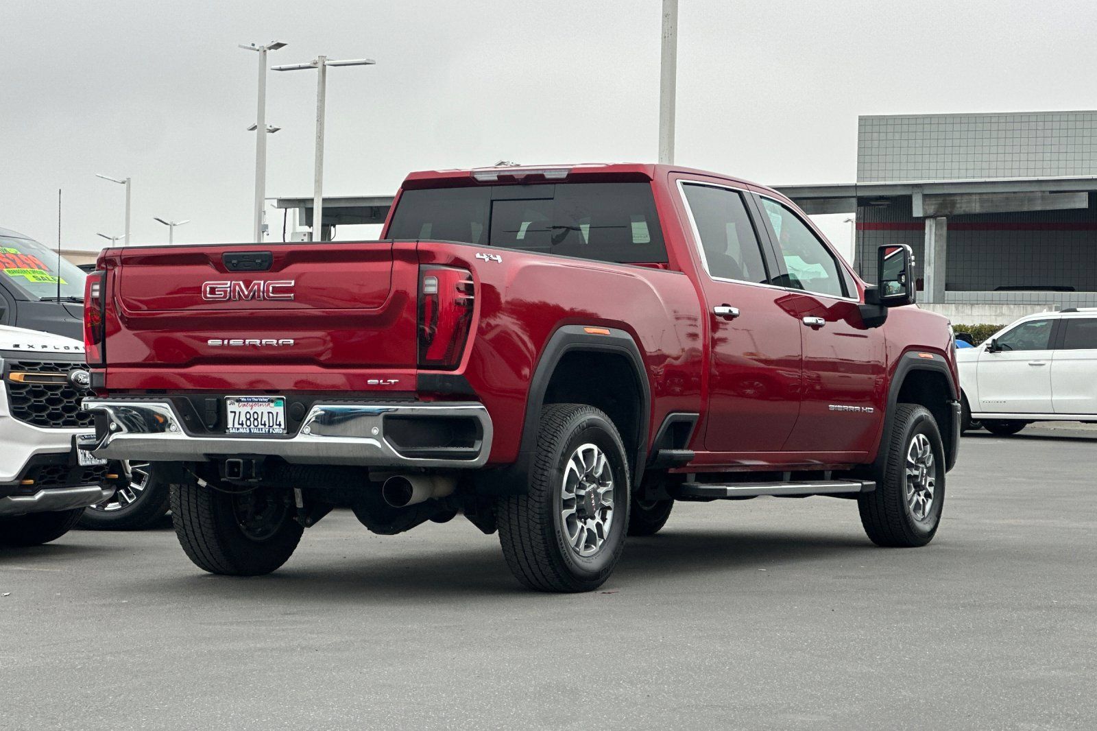 Used 2025 GMC Sierra 2500 SLT w/ SLT Premium Package AWD/4WD image 4