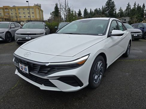 New 2026 Hyundai Elantra Blue image 3