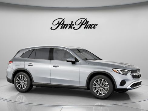 Used 2025 Mercedes-Benz GLC 300 image 30