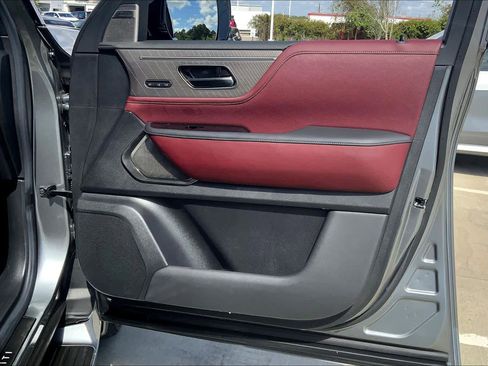 Used 2025 INFINITI QX80 Autograph w/ Autograph Exterior Package image 26