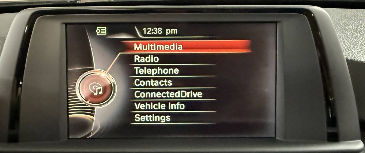 Used 2017 BMW 320i Sedan RWD image 15