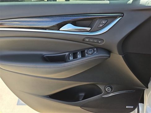 Used 2020 Buick Enclave Avenir w/ Avenir Technology Package image 19