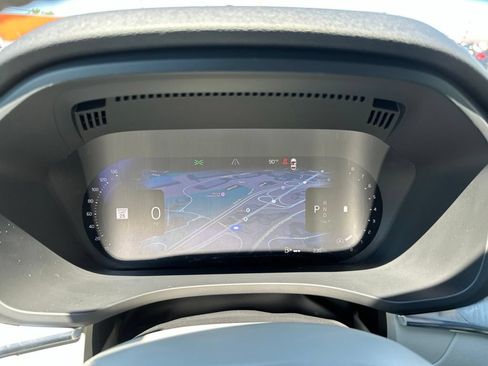 Certified 2024 Volvo XC60 B5 Plus w/ Protection Package Premier AWD/4WD image 23