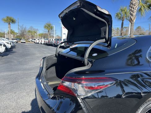 Used 2022 Toyota Camry SE image 31