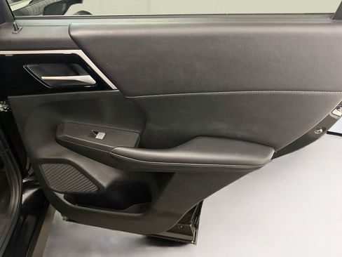 Used 2024 Mitsubishi Outlander SE AWD/4WD image 32