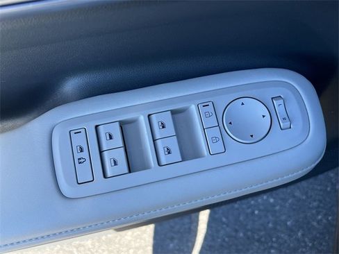 Used 2025 Hyundai Santa Fe SEL image 31