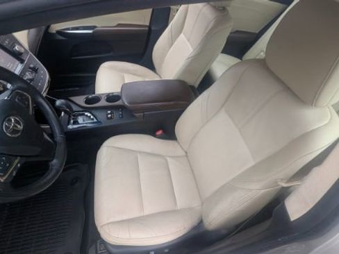 Used 2018 Toyota Avalon XLE Plus image 17