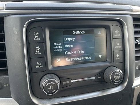 Used 2020 RAM 1500 Classic SLT image 24