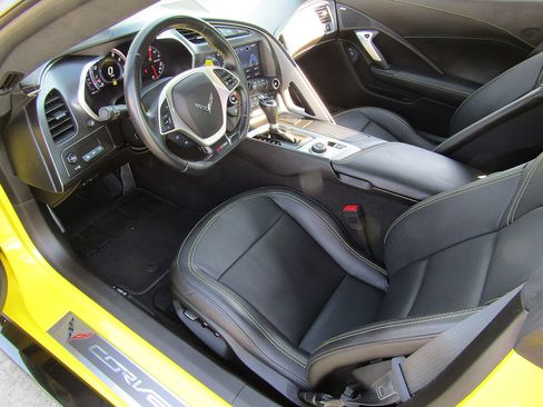 Used 2017 Chevrolet Corvette Z06 image 10