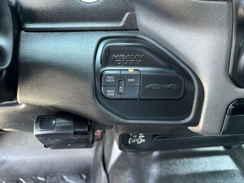 Used 2022 RAM 3500 Tradesman w/ Chrome Appearance Group AWD/4WD image 24