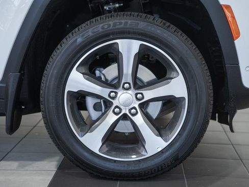 New 2026 Jeep Grand Cherokee Limited AWD/4WD image 16