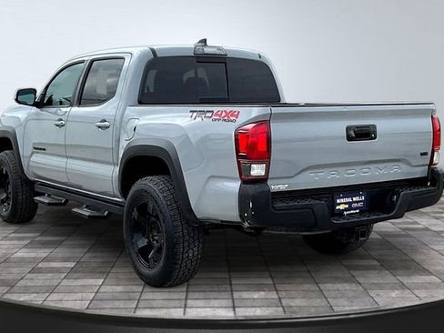 Used 2019 Toyota Tacoma TRD Off-Road AWD/4WD image 5