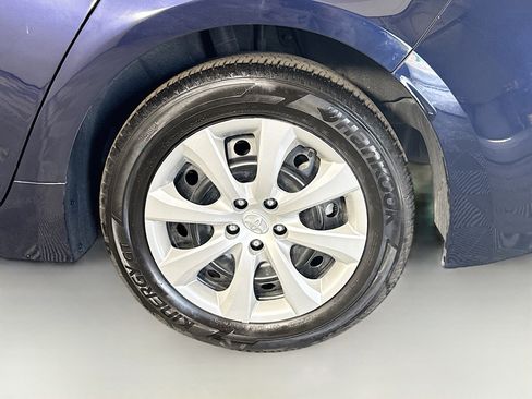 Used 2025 Toyota Corolla LE image 36