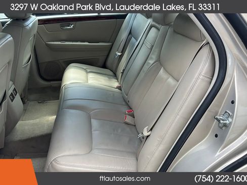 Used 2007 Cadillac DTS w/ Trunk Convenience Package image 34
