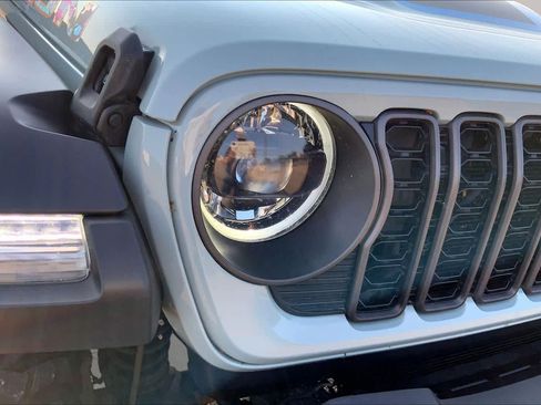 Used 2024 Jeep Wrangler Unlimited Rubicon 4xe w/ Convenience Group AWD/4WD image 28