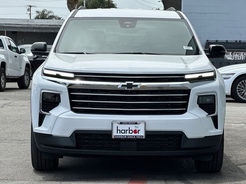 New 2025 Chevrolet Traverse LT w/ Enhanced Driving Package image 9