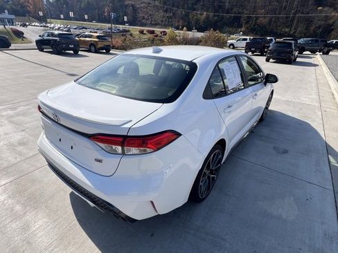 Used 2021 Toyota Corolla SE image 3