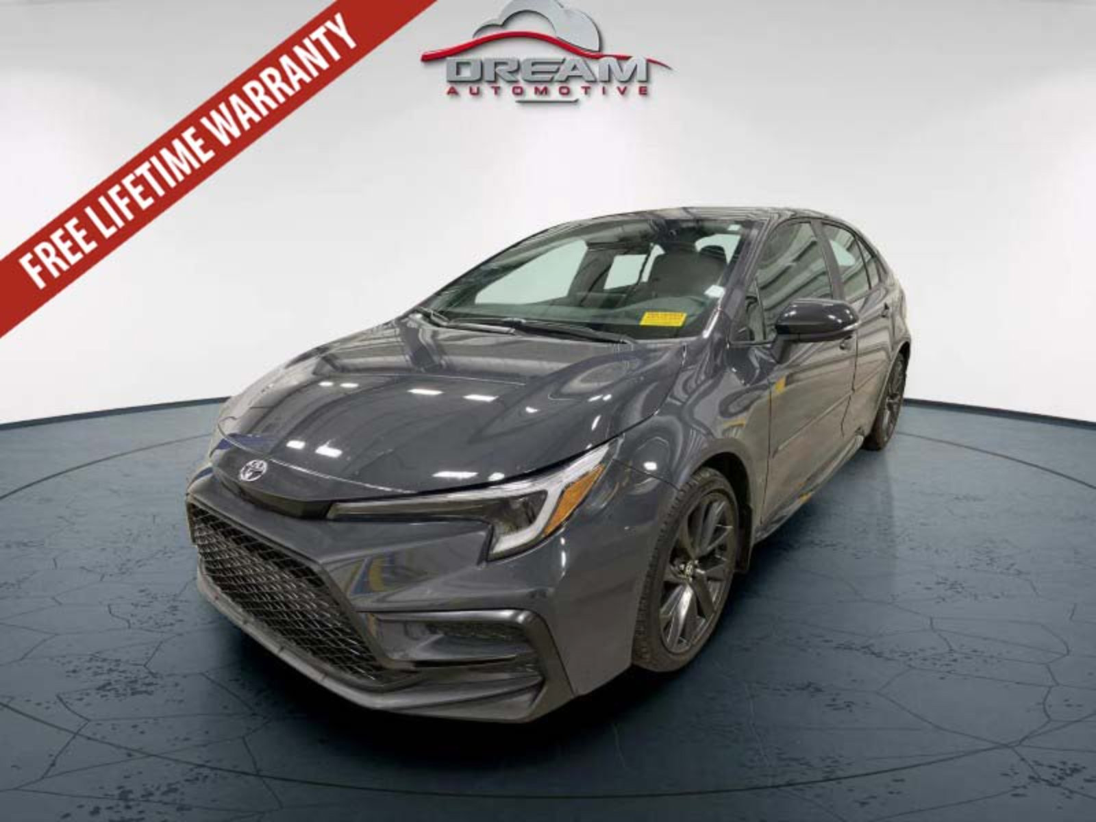 Used 2025 Toyota Corolla SE FWD image 3