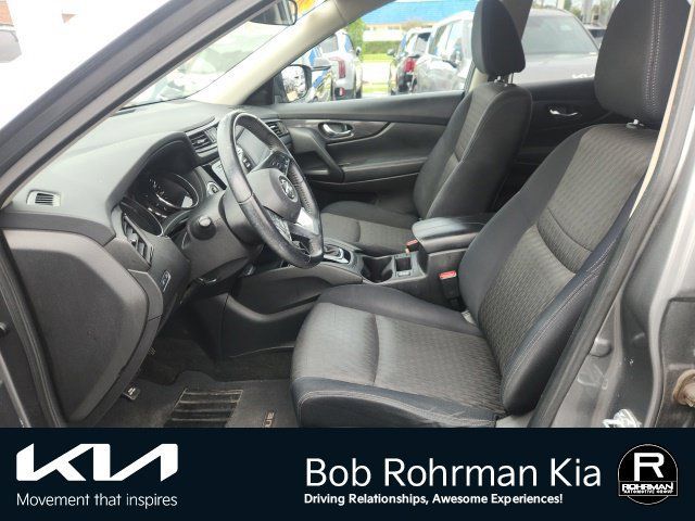 Used 2017 Nissan Rogue SV AWD/4WD image 8