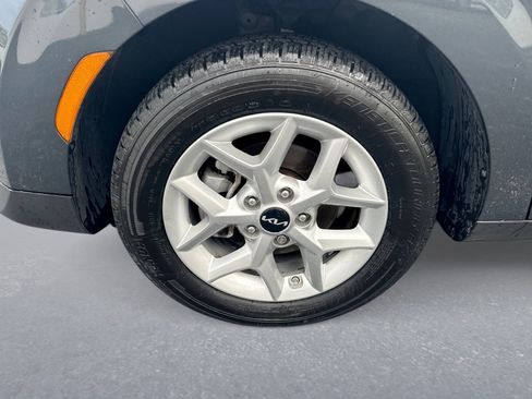 Used 2025 Kia Soul LX w/ LX Technology Package FWD image 11