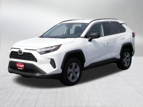 Certified 2025 Toyota RAV4 LE AWD/4WD image 3
