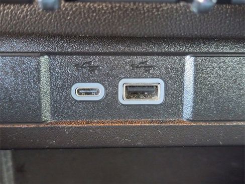 Certified 2024 Chevrolet Colorado LT w/ LT Convenience Package image 33