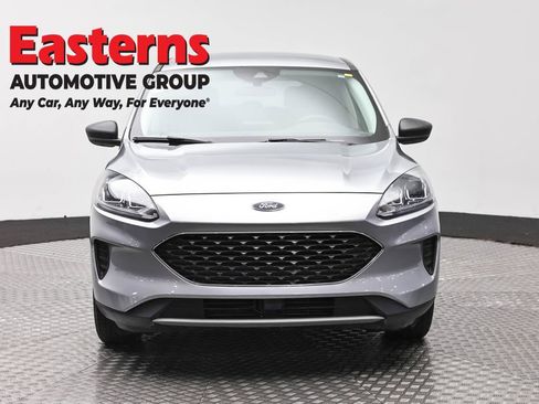 Used 2022 Ford Escape SE FWD image 2