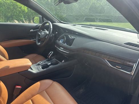 Used 2023 Cadillac XT4 Sport image 10