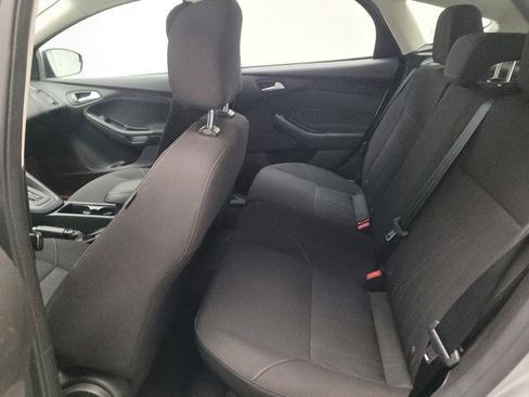Used 2016 Ford Focus SE FWD image 18