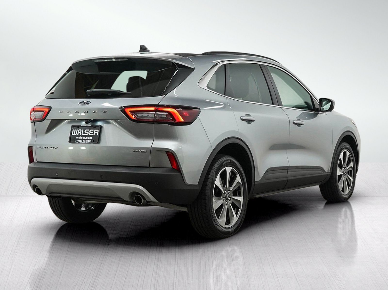 Used 2024 Ford Escape Platinum AWD/4WD image 5