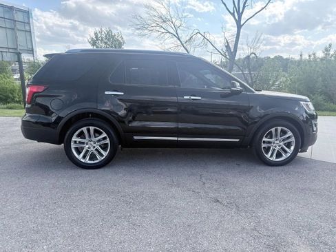 Used 2016 Ford Explorer Limited w/ Equipment Group 301A FWD image 7
