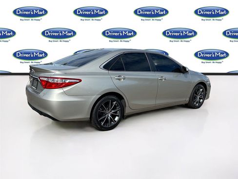 Used 2016 Toyota Camry XSE FWD image 7